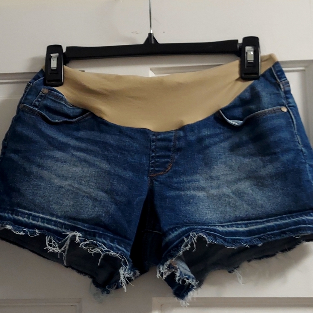 Dark denim maternity shorts size 26 from a pea in the pod